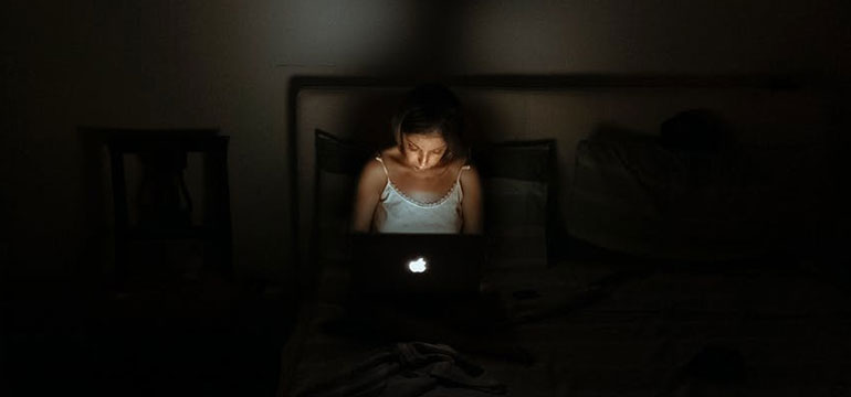 Рождение и смерть отметят онлайн
