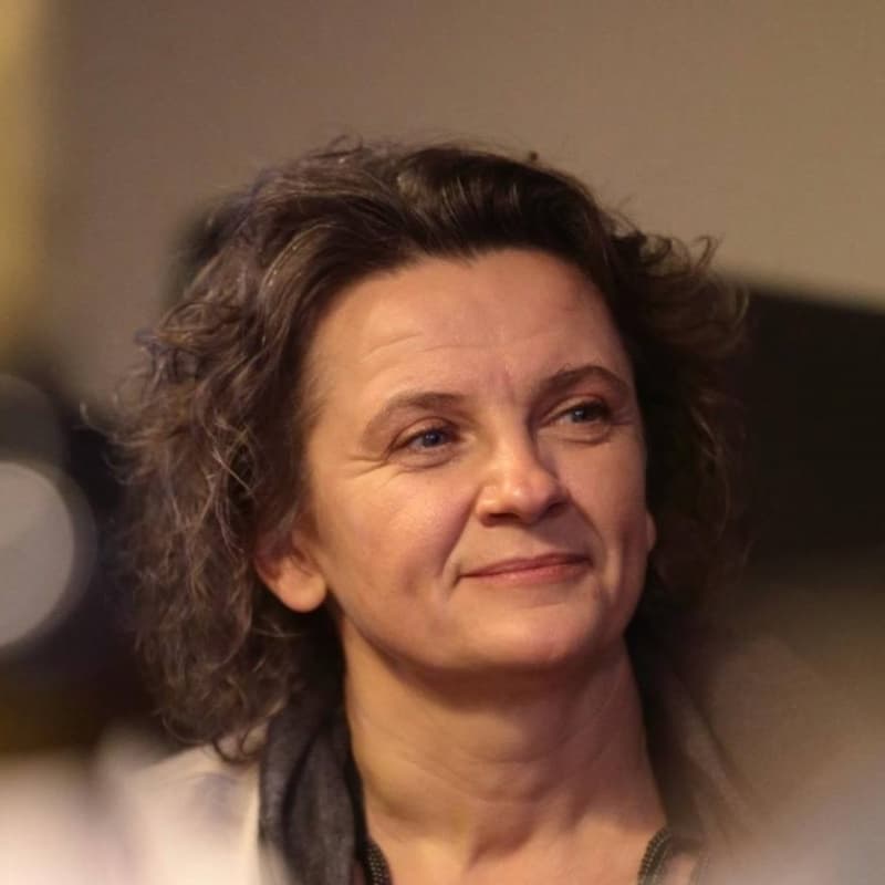 Елена Юлова